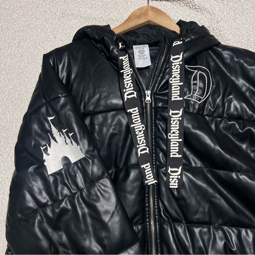 Disneyland Puffer Jacket Black Hood Hooded Embroidered Castle Faux Leather Sz XL - Picture 2 of 6